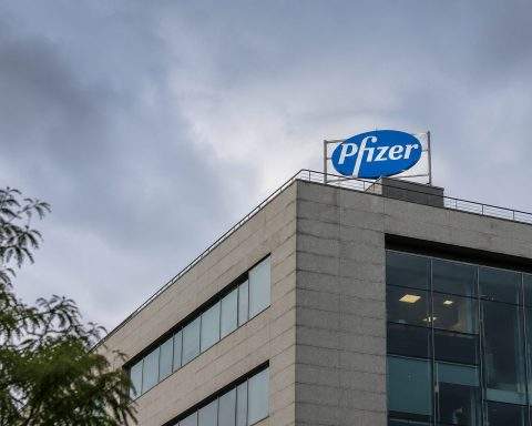 Pfizer (NYSE:PFE) trails S&P 500 as China GLP-1 watch puts yield in focus