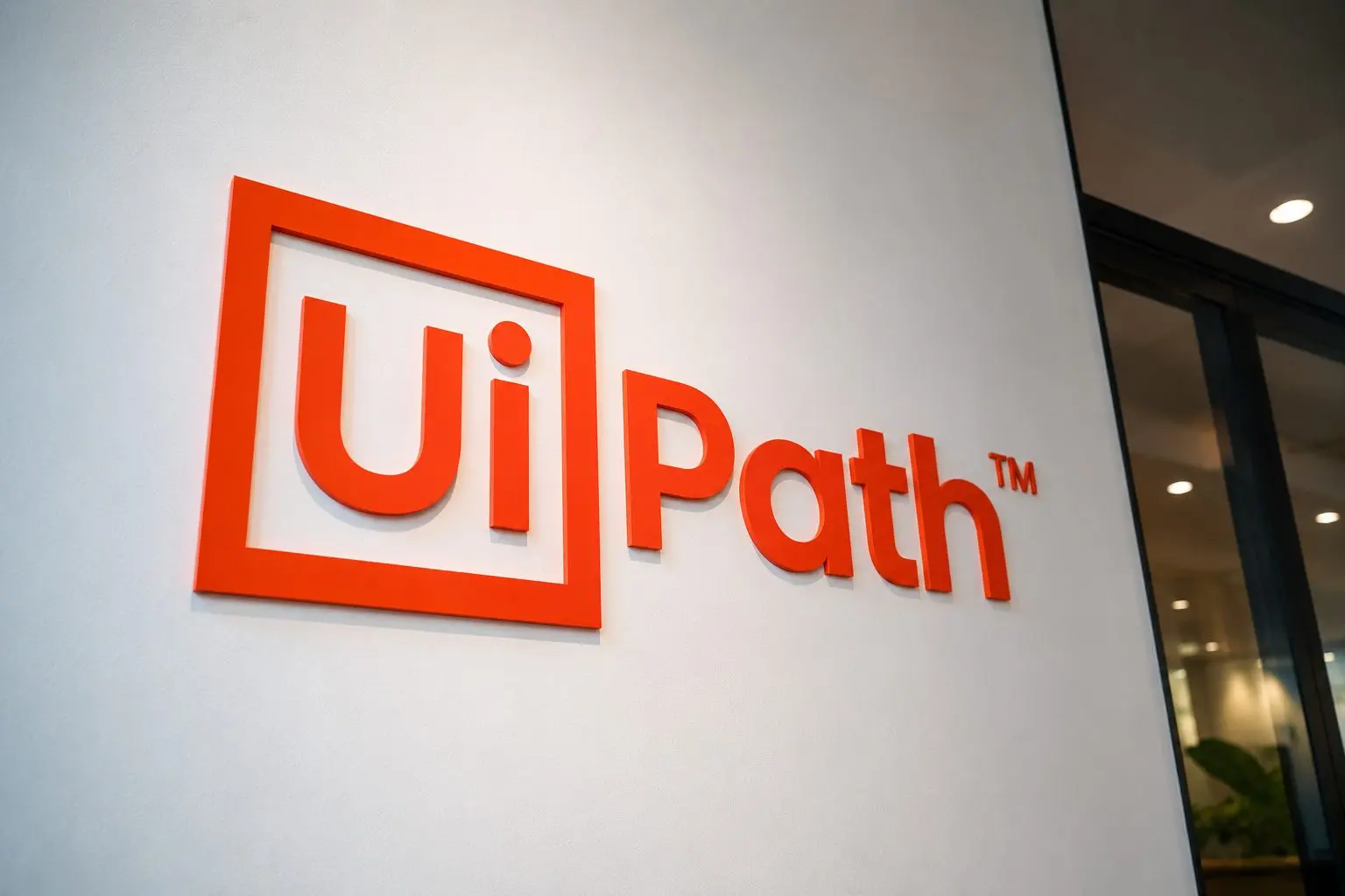 UiPath stock enters Juneteenth break lower for week as AI automation push faces test