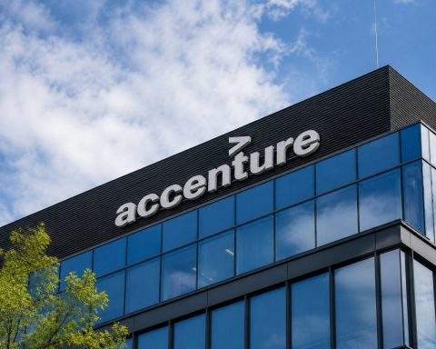 Accenture Drops After Forecast Misses, Despite $4.18 Billion Cybersecurity Spend