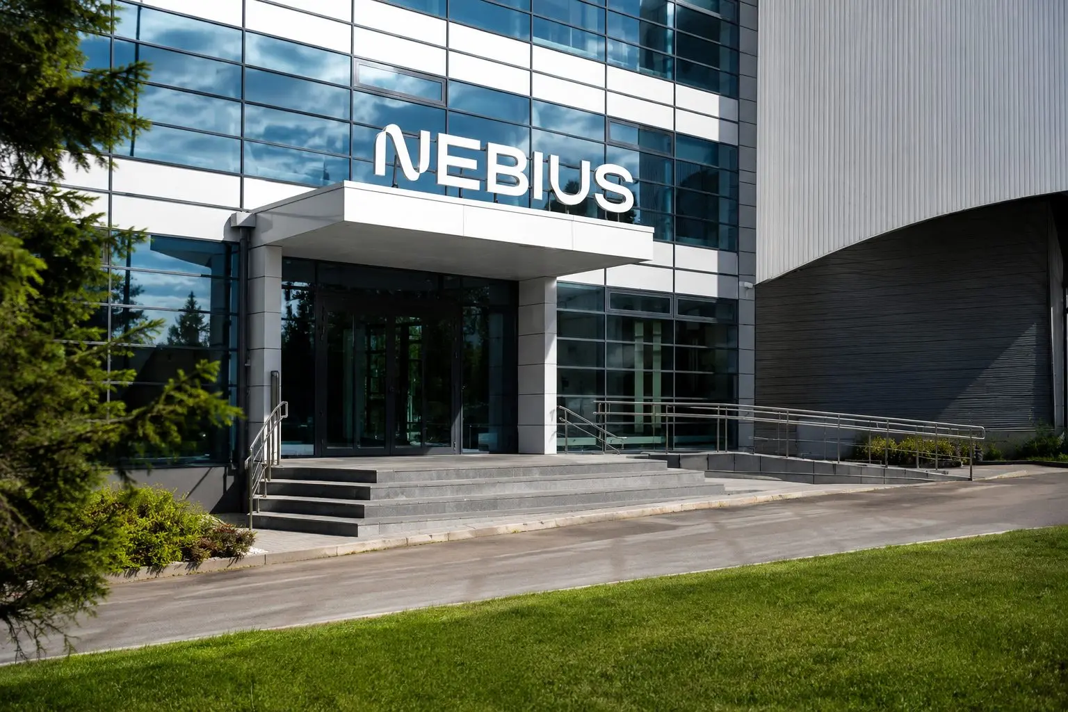 Nebius Group (NASDAQ:NBIS) slips after first day in Nasdaq-100, capex overhang lingers