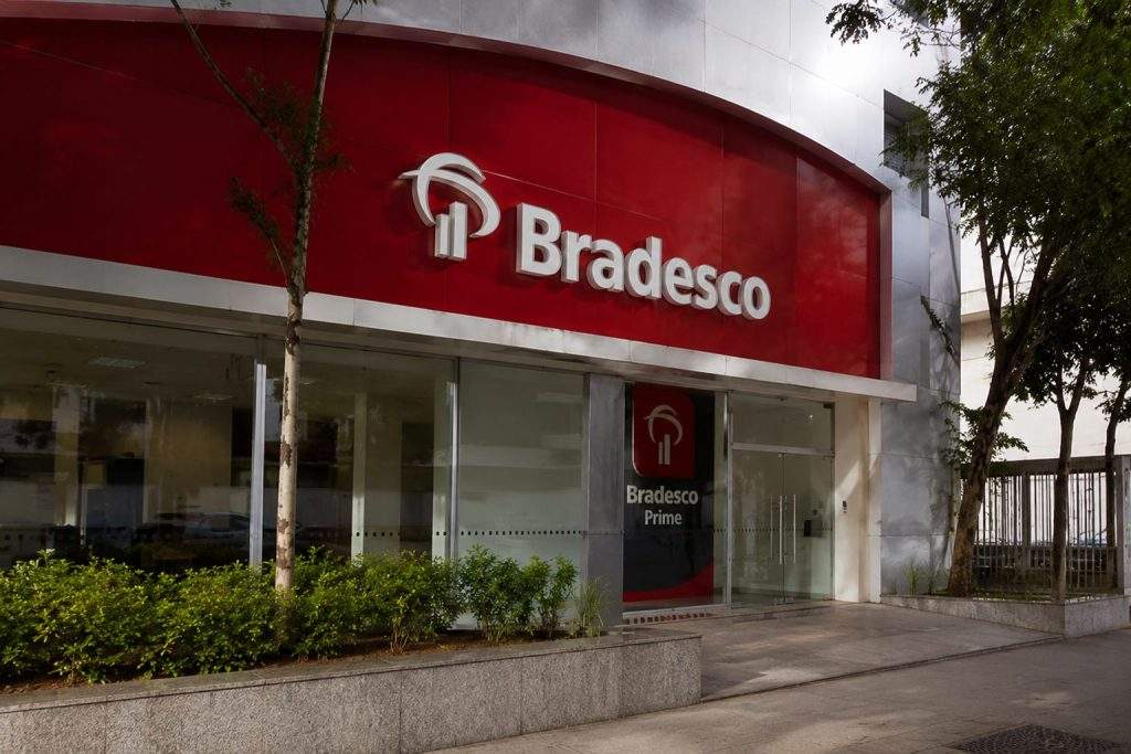Banco Bradesco steady on heavy trading after R$3.5 billion payout
