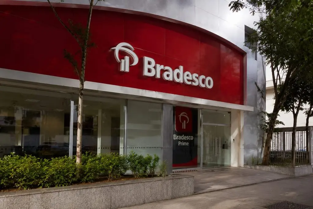 Banco Bradesco steady on heavy trading after R$3.5 billion payout