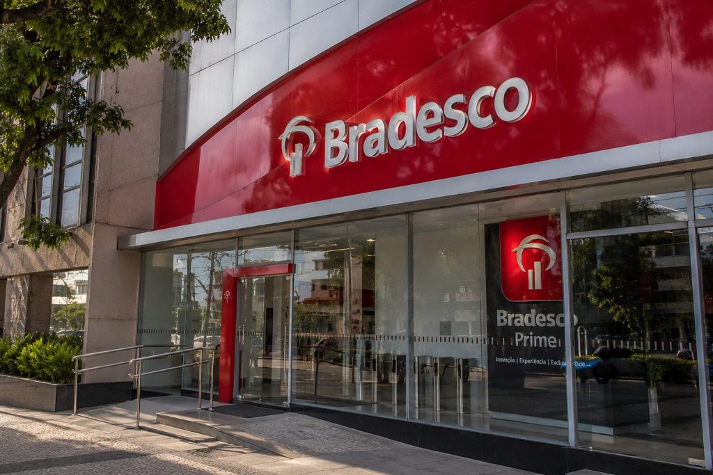Bradesco (BBDC4) lags as Brazil bank stocks rise; heavy volume on slow days