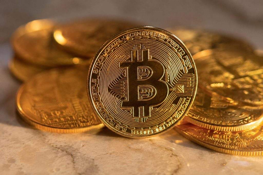 Bitcoin breaks below $60,000, retail slows, AI stocks attract money