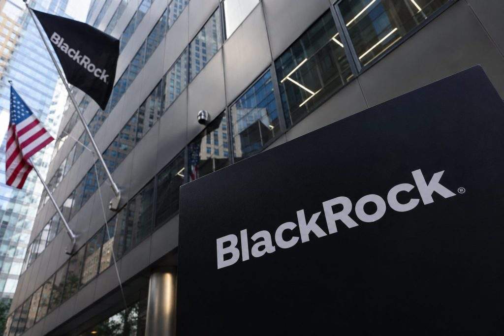 Bitcoin dips as BlackRock sees outflows, ETF inflows can’t offset hedging