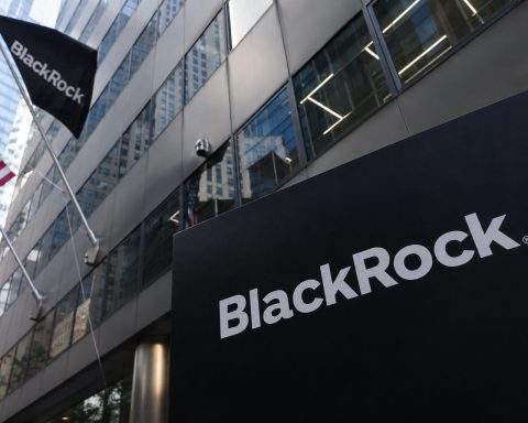 Bitcoin dips as BlackRock sees outflows, ETF inflows can’t offset hedging