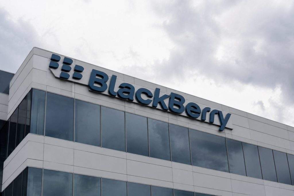 BlackBerry (NYSE:BB) jumps after QNX outlook nudge, eyes on cash flow