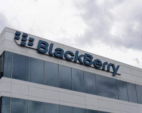 BlackBerry (NYSE:BB) jumps after QNX outlook nudge, eyes on cash flow