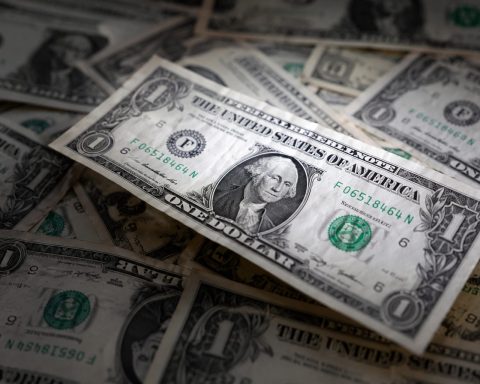Boomers’ paper wealth strong, but cash is light, data show