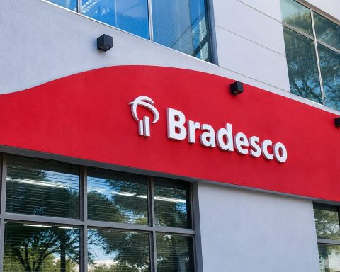 Bradesco sees surge in trading as dividend hunt runs into credit worries