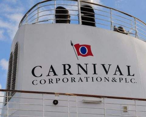 Carnival (NYSE:CCL) Falls Even After Hitting Record Quarter, Guidance Leaves Investors Cold