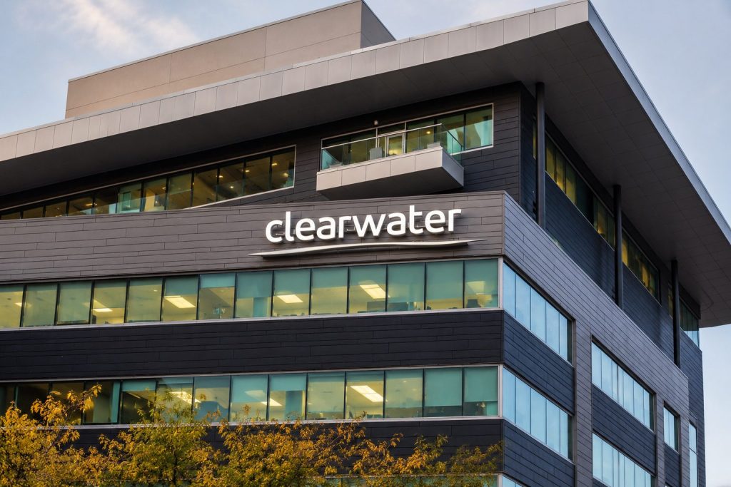 Clearwater Analytics Holdings (NYSE:CWAN) last NYSE trade at $24.55 as options convert to cash