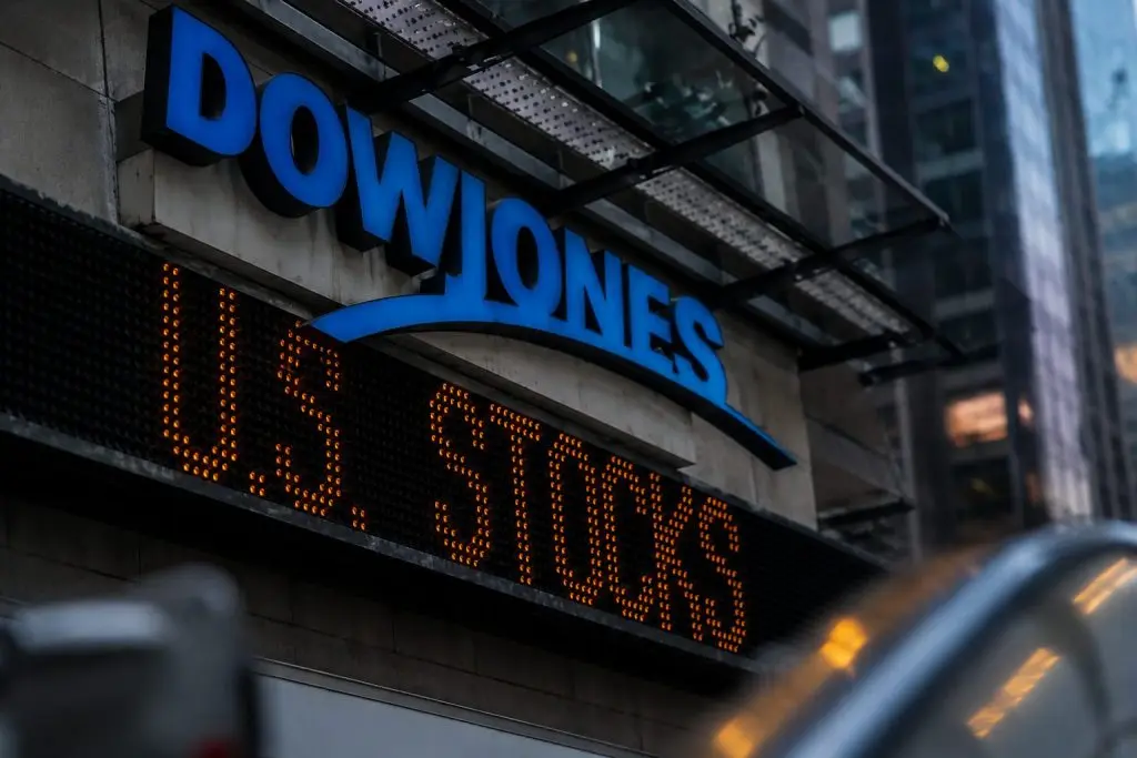Dow Jones (.DJI) Gains as Alphabet Drags on Nasdaq