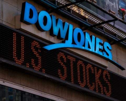 Dow Jones Pauses for Juneteenth Holiday After Weekly Gain