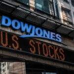 Dow Jones today (INDEXDJX:.DJI): blue chips slip below 52,000 on late slide