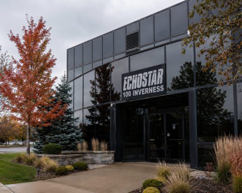 EchoStar (ECHO) reset pulls attention to AT&T cash and SpaceX index moves
