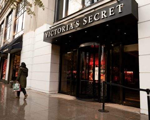 VSXY opens strong as Victoria’s Secret smashes earnings