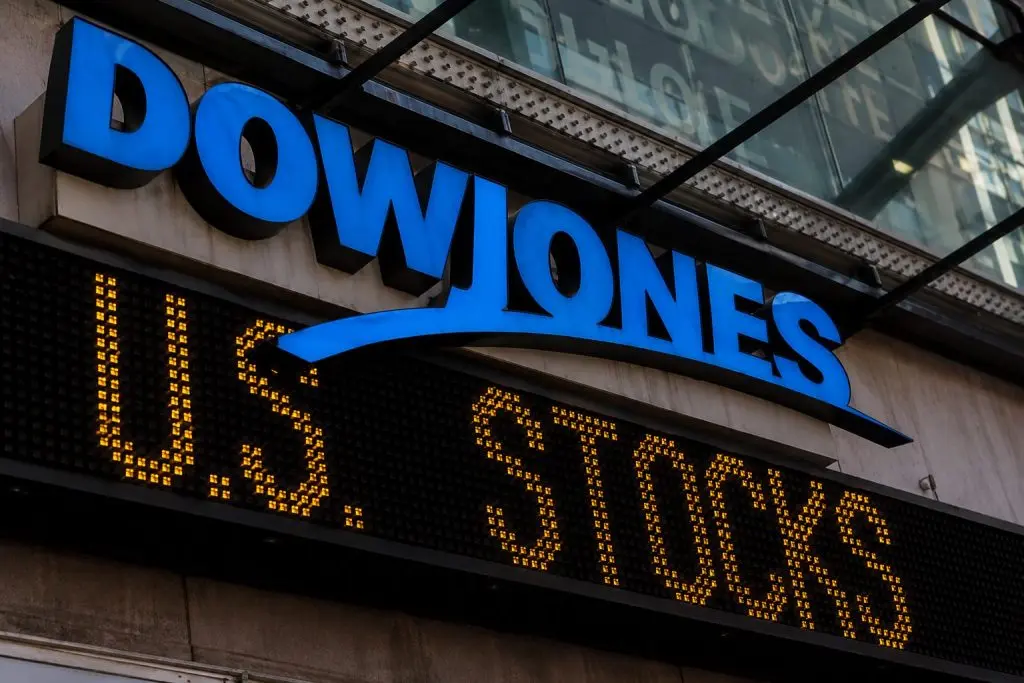 Dow Jones Moves Up in Late Trading