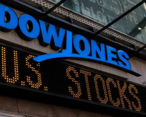 Dow Jones Moves Up in Late Trading