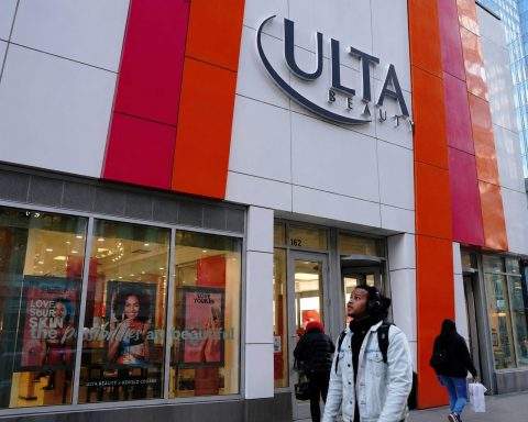 Ulta Beauty Raises Outlook, Shares Jump on Steady Beauty Demand
