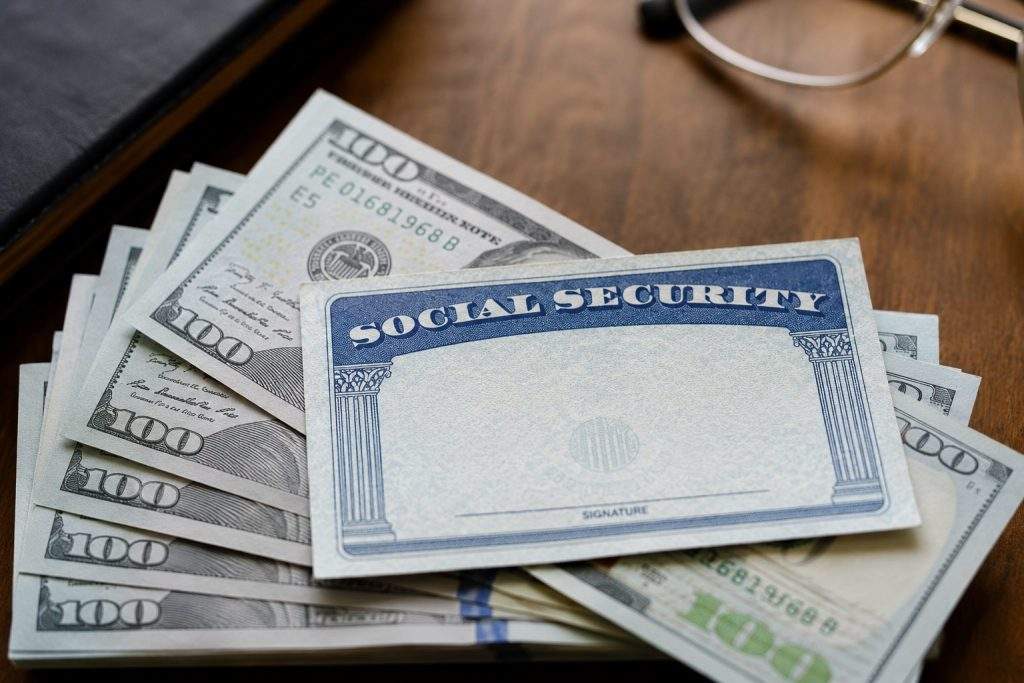 Social Security cuts could drop retiree checks by $500 a month by 2032
