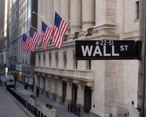 U.S. Stocks Pull Back as Oil Prices Weigh, Fed Concerns Simmer