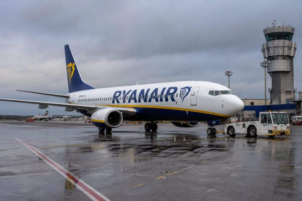 Airlines See Summer Fuel Pressure—Iran War Impacts Fares, Flights