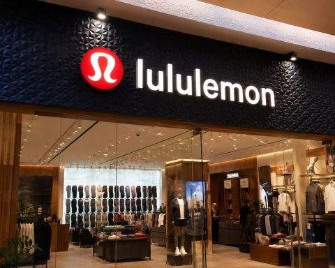 Lululemon Slashes Outlook, Raising Pressure on Incoming CEO
