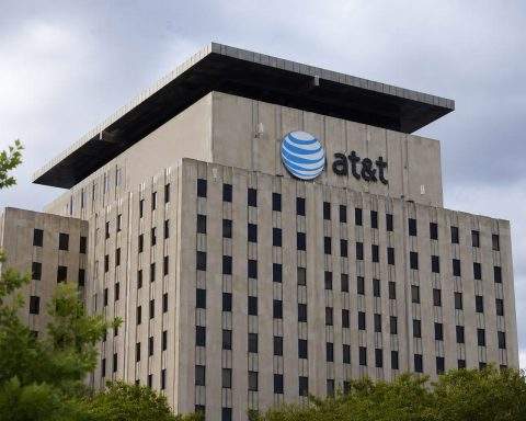 AT&T shares slide again as Starlink draws Wall Street attention