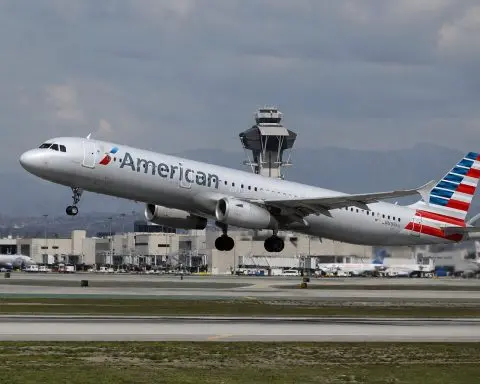 American Airlines Shares Slip After Carrier Cuts Routes on Fuel Hit
