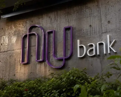Nu Holdings Unveils $1 Billion Buyback; Investors Cautious