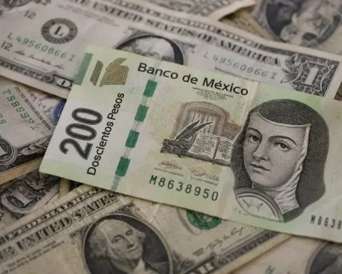 Peso falls after U.S. jobs surprise resets Fed expectations