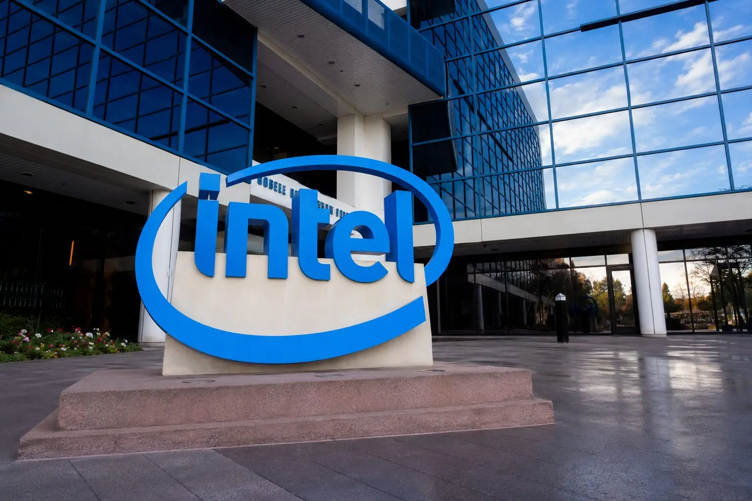 Intel shares hit as AI chip slump wipes out $1.3 trillion