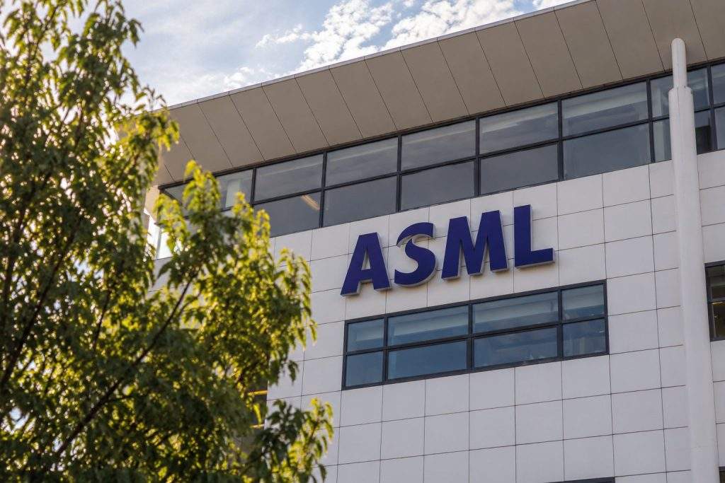 ASML Hits All-Time High, Then Falls in Chip Stock Rout — Eyes on Monday