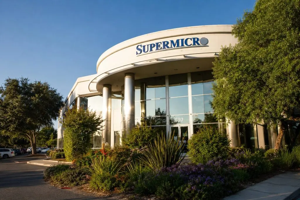 Super Micro Stock Just Got Hit Hard — Monday’s AI Trade Test Is Next