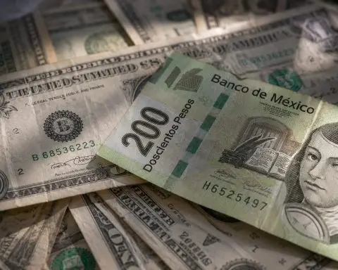 Peso Drops to 17.48 After U.S. Jobs Data Sends Dollar Higher