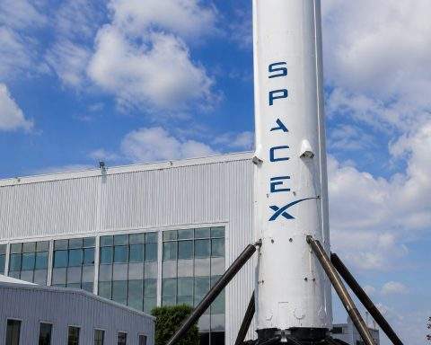 SpaceX Sets IPO at $135, Retail Buzz Ahead of SPCX Nasdaq Debut