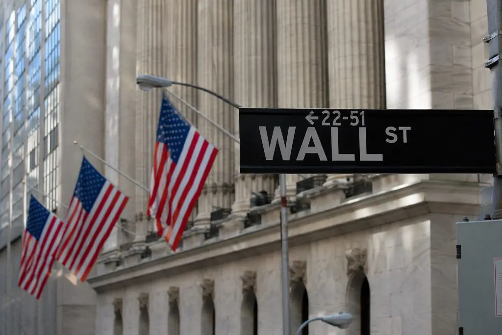 Dow Futures Edge Lower as Nasdaq Recovers; AI Selloff Gets a Test Today