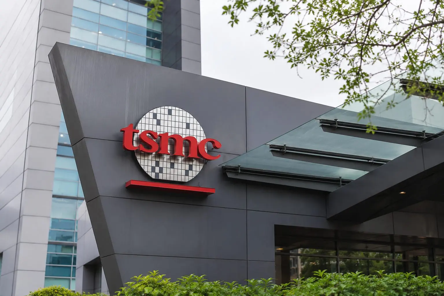TSMC Chip Bottleneck Turns Into Global Concern