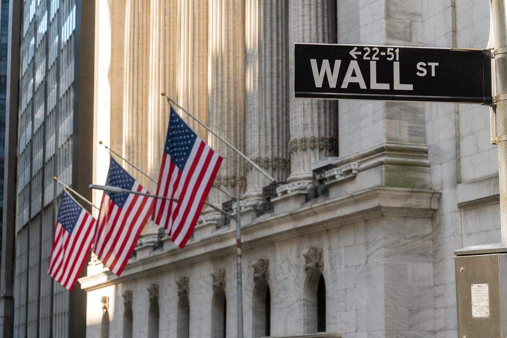 Dow Falls as Nvidia Gains; AI Trade Goes Up Against Rising Oil