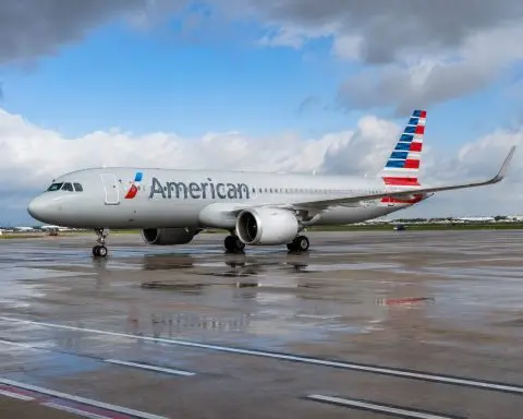 American Airlines Stock Hit by Fuel Costs, United Deal Out of Reach