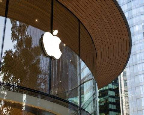 Apple falls after Siri AI event and Wall Street stays cautious