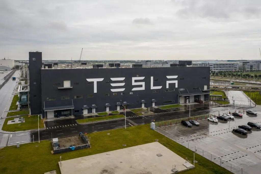 Tesla’s China Deal Buys Time. Robotaxi Bets Still in Focus