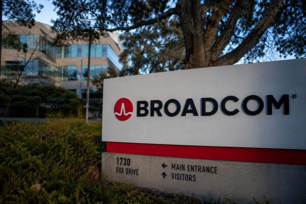 AI Stocks Fall Again Even as Broadcom’s $35 Billion Deal Hits