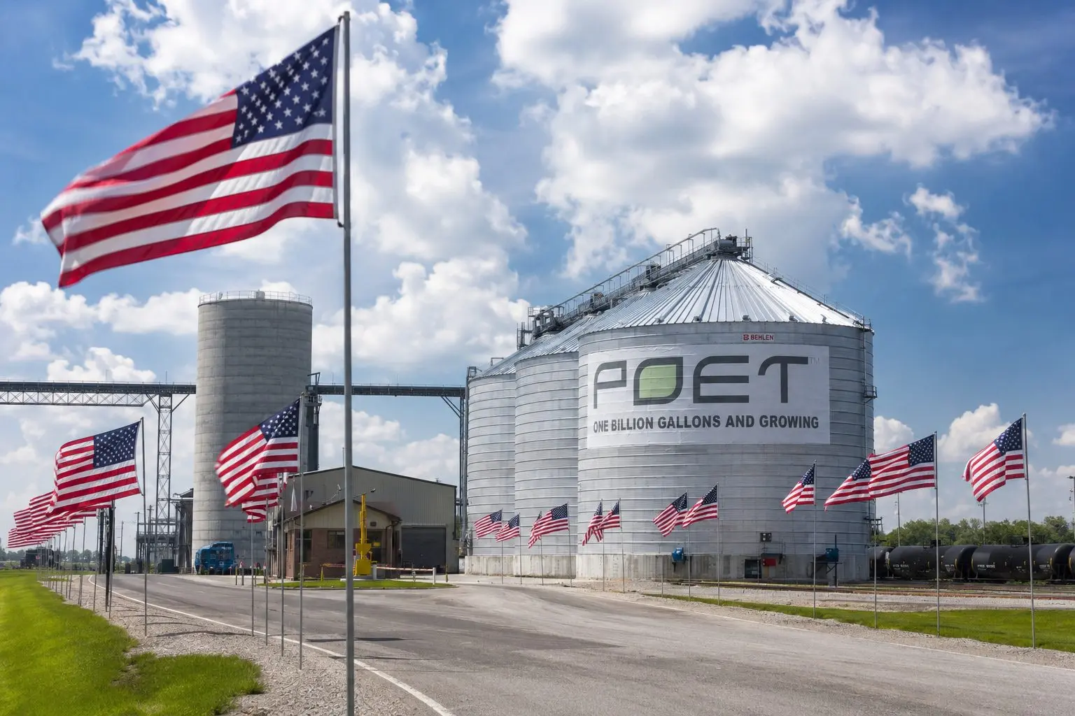 POET Technologies Shares Drop; AI Photonics Trade Faces Pressure
