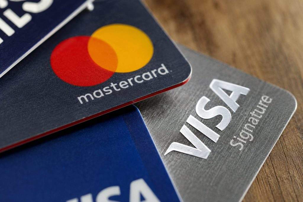 Visa, Mastercard get court win in $38 billion swipe-fee case
