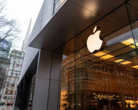 Apple Shares Slip After WWDC, Siri AI Plans Leave Upgrade Path Unclear