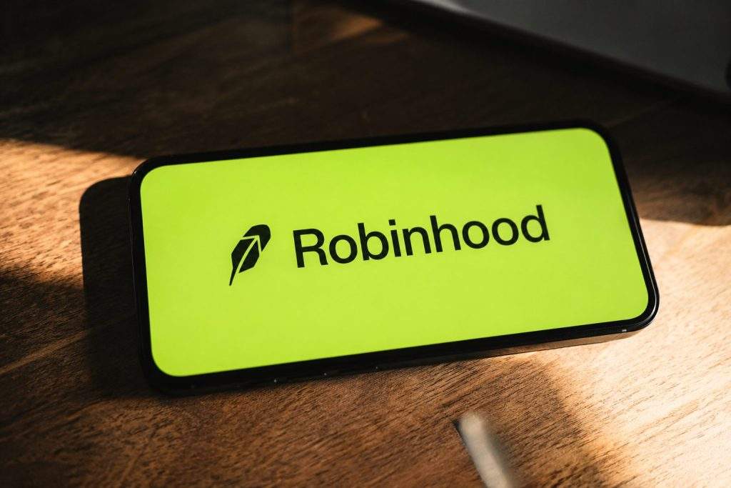 Robinhood Drops After Supreme Court Decision Brings IPO Dispute Back