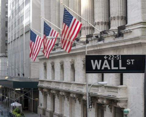 S&P 500 Swings After Hot CPI, AI Names Under Pressure