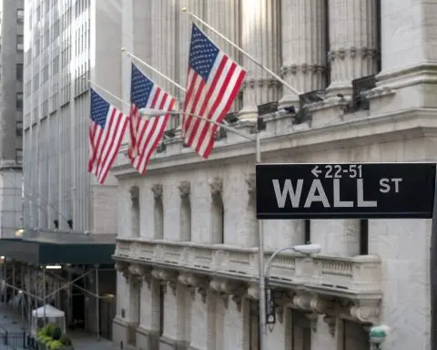 S&P 500 Swings After Hot CPI, AI Names Under Pressure